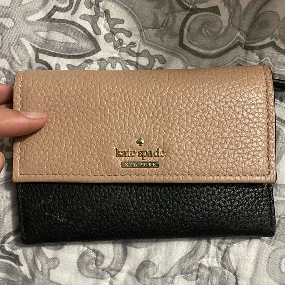 Kate Spade Wallet - Picture 2 of 3